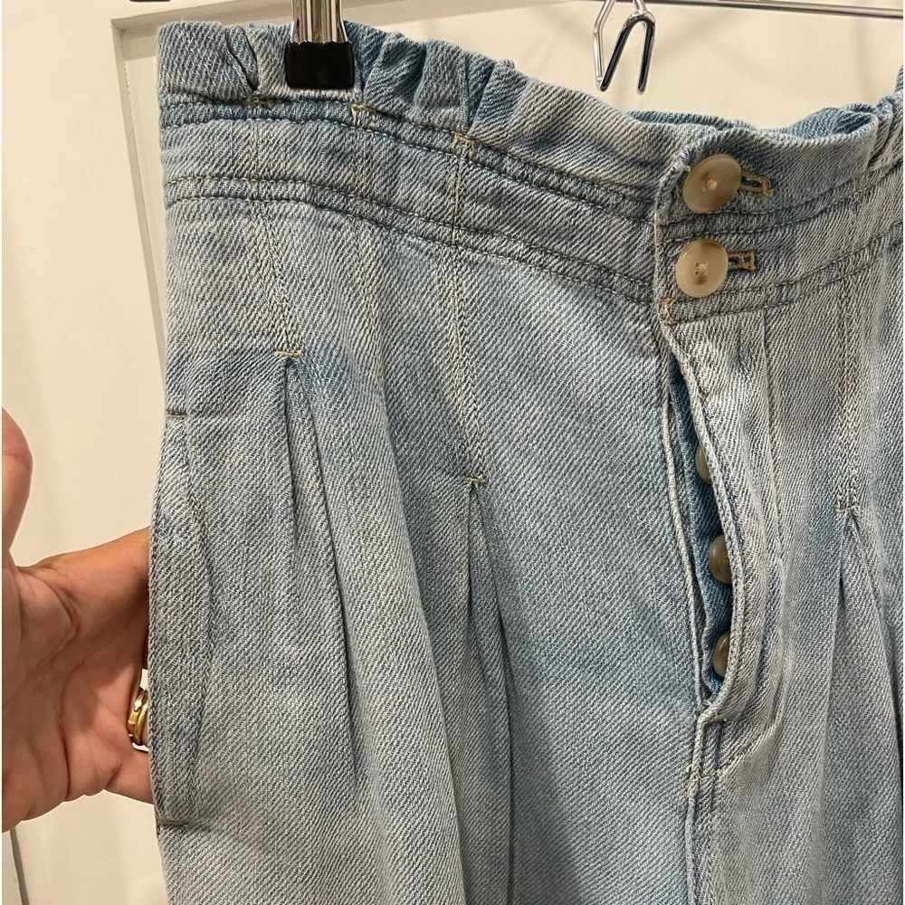 Free People Mover and Shaker Pleated Paper Bag Jean in Indigo .Size 2